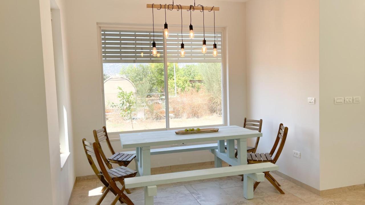 הבית הלבן בכפר בלום Villa Luaran gambar
