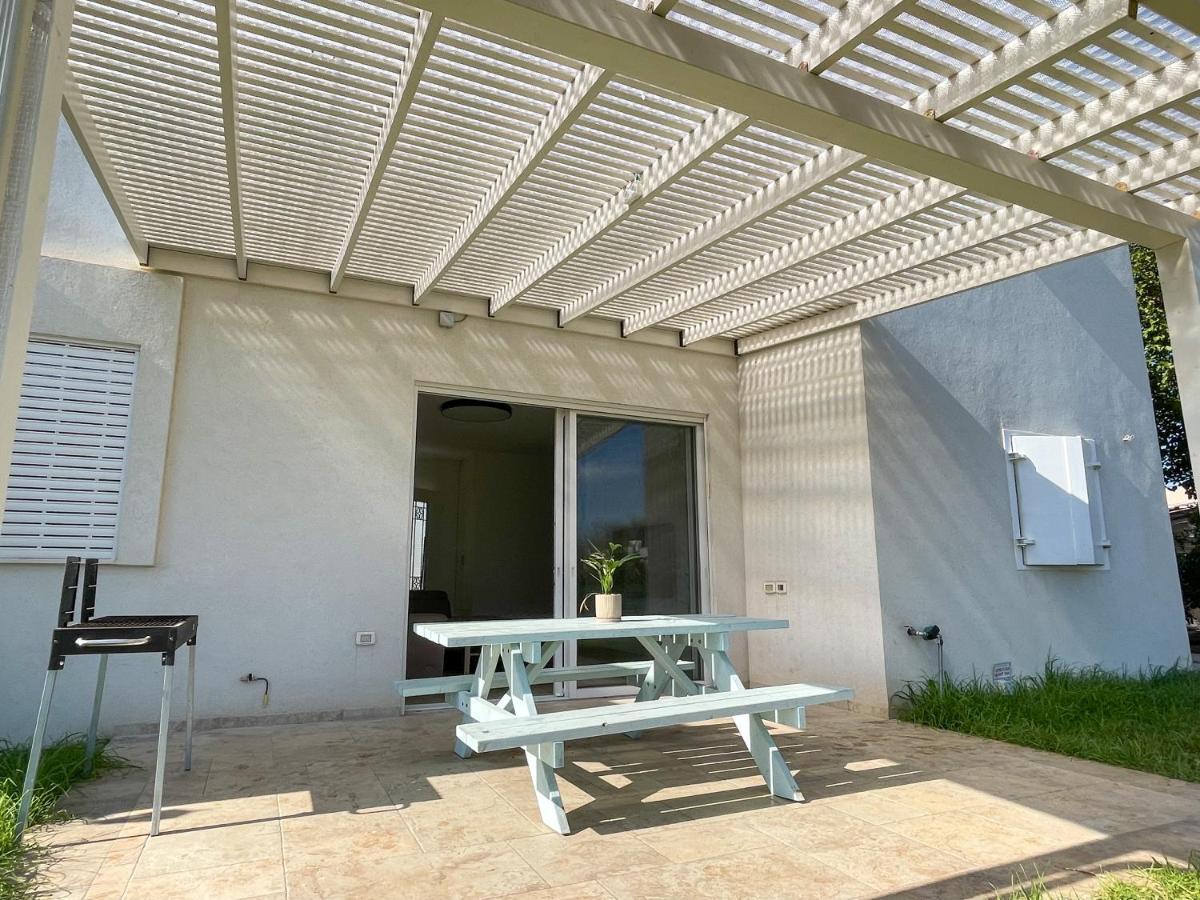 הבית הלבן בכפר בלום Villa Luaran gambar
