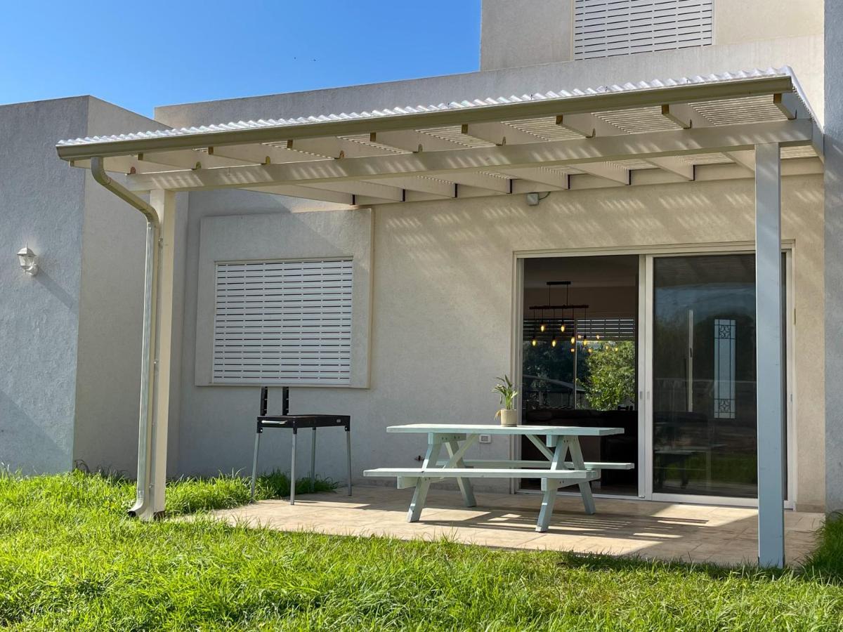 הבית הלבן בכפר בלום Villa Luaran gambar